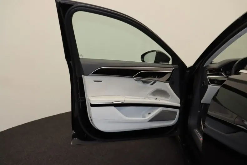 Audi S8 din 2023 cu 79.798 km - oferta AUD159708 - foto 6