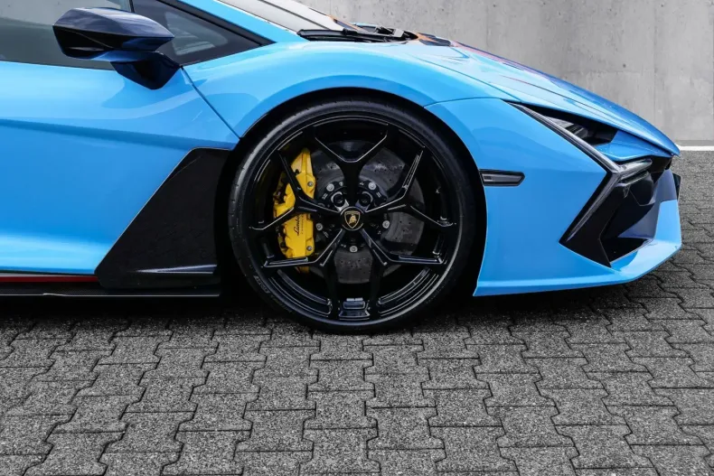 Lamborghini Revuelto din 2024 cu 5.780 km - oferta LAM159713 - foto 9