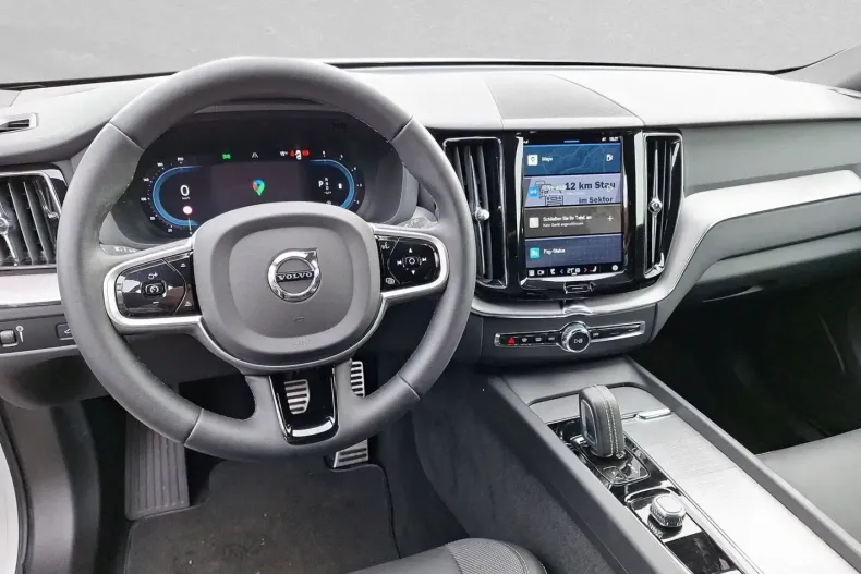 Volvo XC60 din 2021 cu 30.240 km - oferta VOL159725 - foto 11