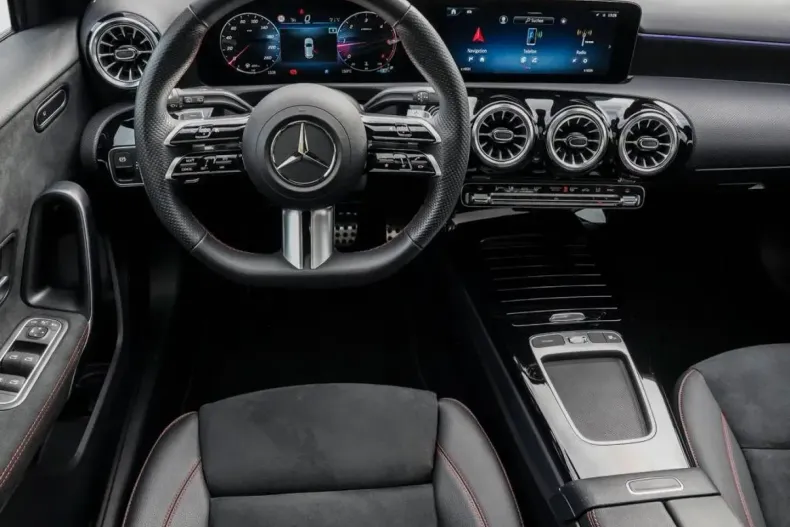 Mercedes-Benz A 220 din 2023 cu 33.200 km - oferta MER159726 - foto 9