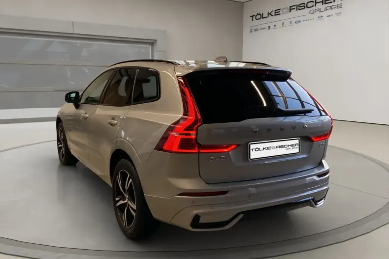 Volvo XC60 din 2021 cu 71.679 km - oferta VOL159728 - foto 4