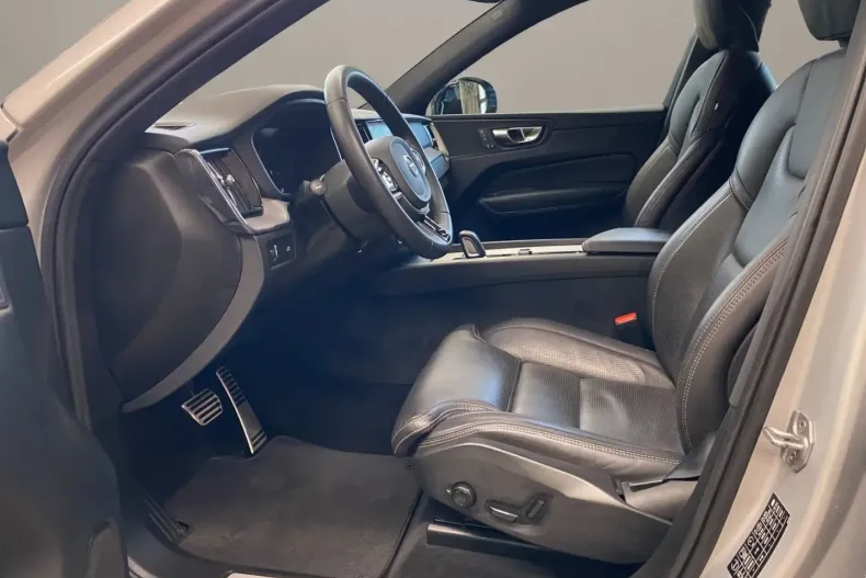 Volvo XC60 din 2021 cu 71.679 km - oferta VOL159728 - foto 8