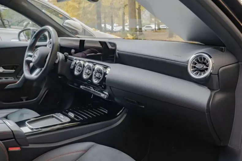 Mercedes-Benz A 220 din 2024 cu 14.023 km - oferta MER159730 - foto 7