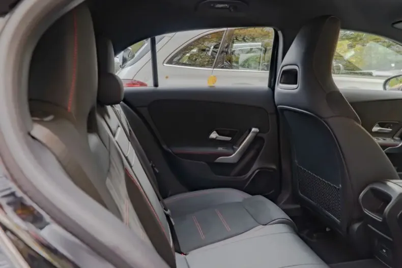 Mercedes-Benz A 220 din 2024 cu 14.023 km - oferta MER159730 - foto 9