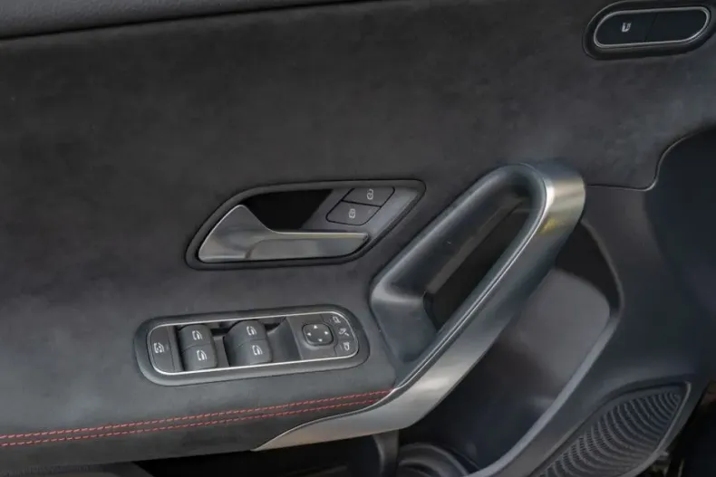 Mercedes-Benz A 220 din 2024 cu 14.023 km - oferta MER159730 - foto 10