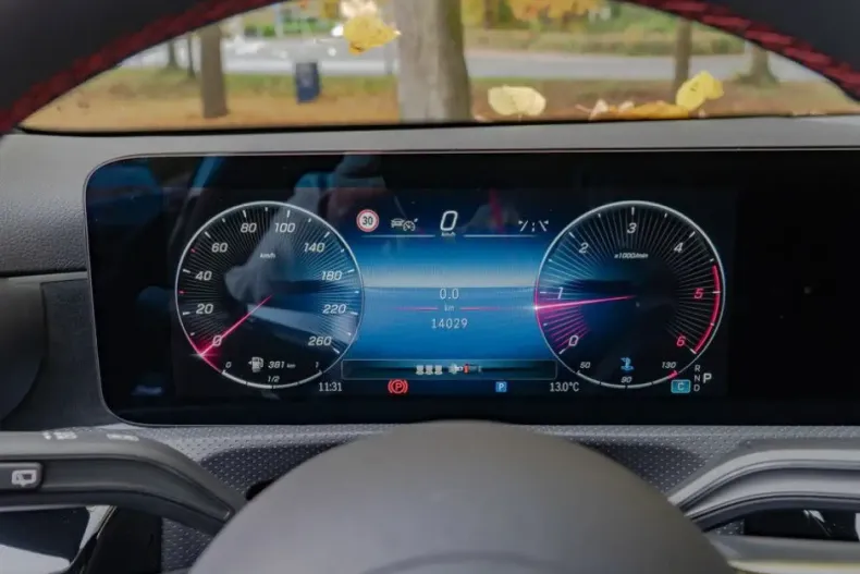 Mercedes-Benz A 220 din 2024 cu 14.023 km - oferta MER159730 - foto 25