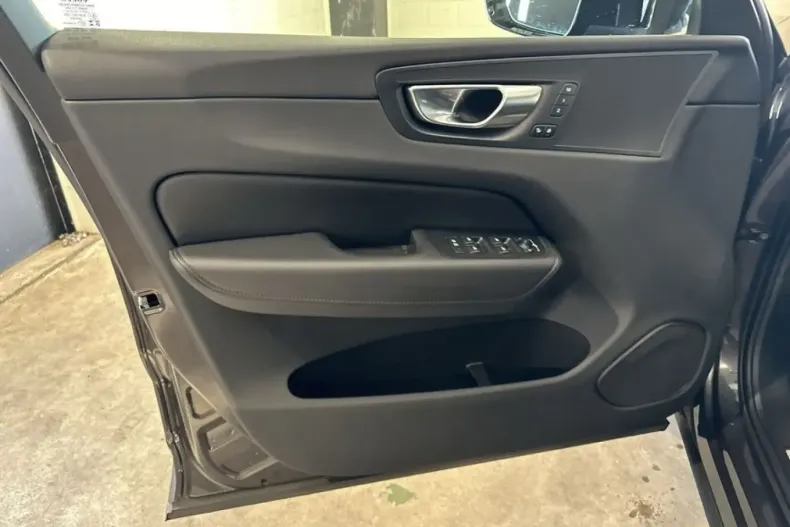 Volvo XC60 din 2023 cu 20.988 km - oferta VOL159731 - foto 13