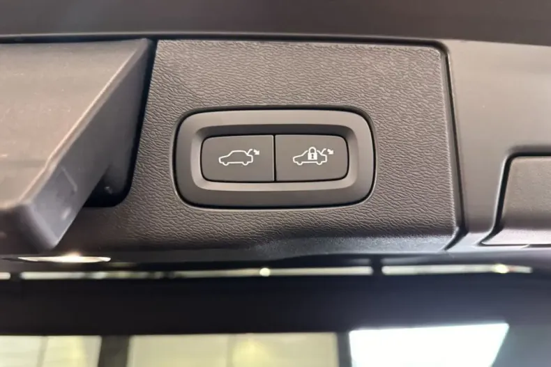 Volvo XC60 din 2023 cu 20.988 km - oferta VOL159731 - foto 14