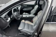 Volvo XC60 din 2022 cu 22.477 km - oferta VOL159732 - foto 4