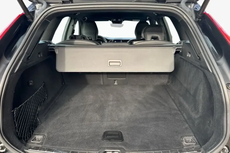 Volvo XC60 din 2022 cu 51.167 km - oferta VOL159733 - foto 6