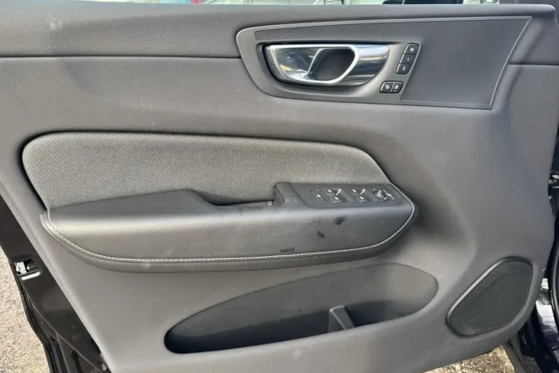 Volvo XC60 din 2022 cu 51.167 km - oferta VOL159733 - foto 13