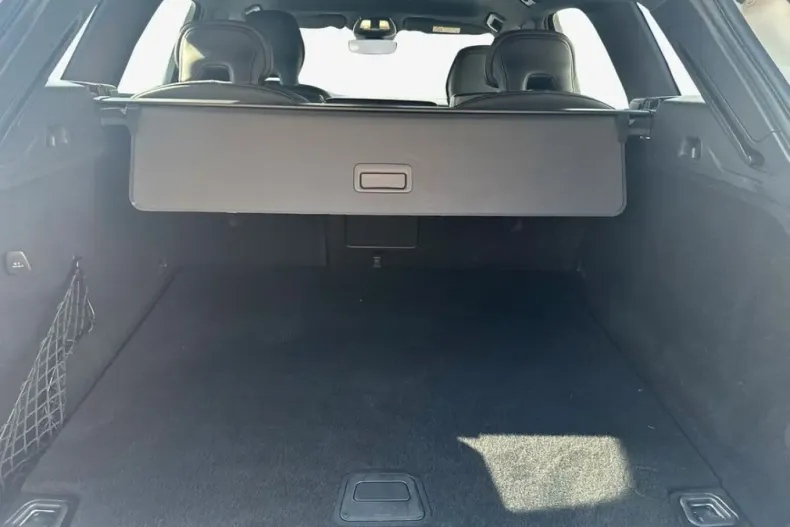 Volvo XC60 din 2022 cu 43.784 km - oferta VOL159735 - foto 6