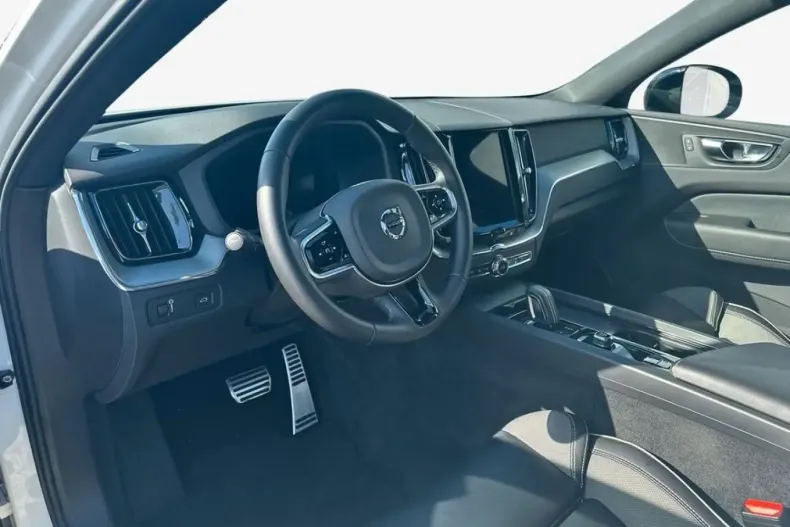 Volvo XC60 din 2022 cu 43.784 km - oferta VOL159735 - foto 7