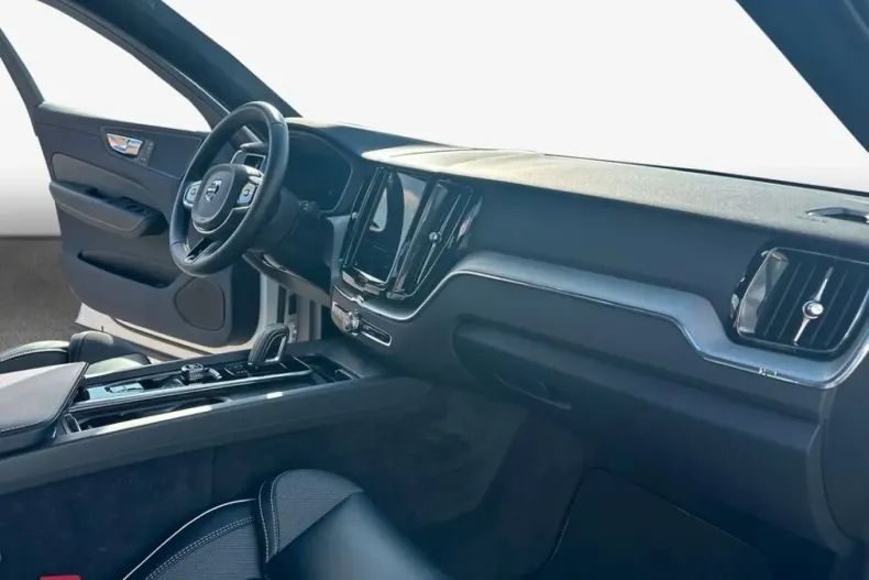 Volvo XC60 din 2022 cu 43.784 km - oferta VOL159735 - foto 10