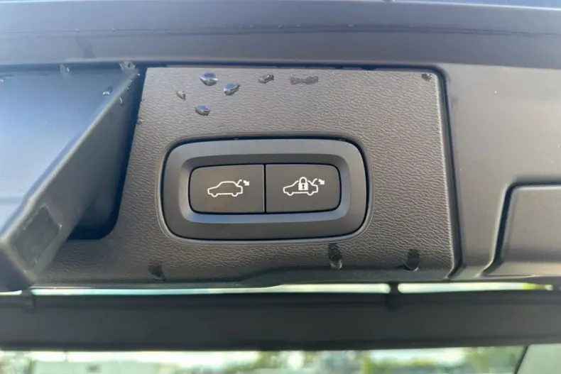 Volvo XC60 din 2022 cu 43.784 km - oferta VOL159735 - foto 14