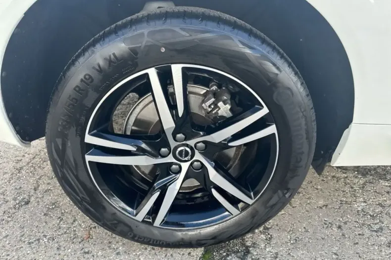 Volvo XC60 din 2022 cu 43.784 km - oferta VOL159735 - foto 16