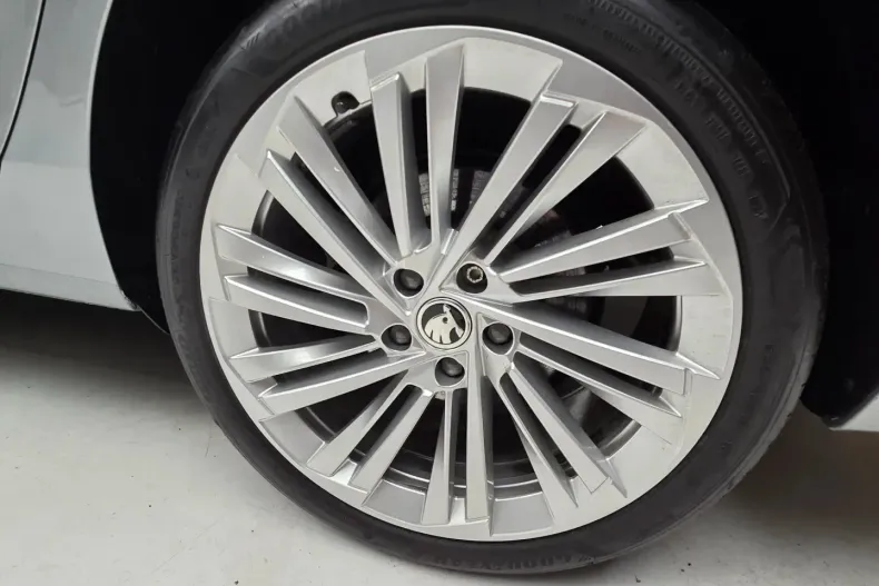 Skoda Superb din 2024 cu 34.000 km - oferta SKO159738 - foto 39