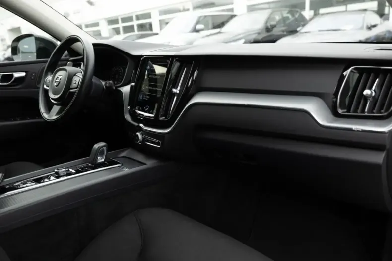 Volvo XC60 din 2021 cu 46.190 km - oferta VOL159739 - foto 5