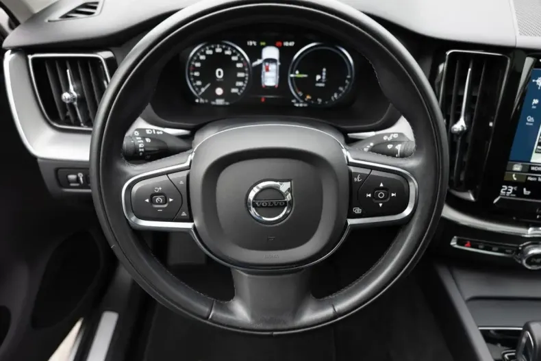 Volvo XC60 din 2021 cu 46.190 km - oferta VOL159739 - foto 10