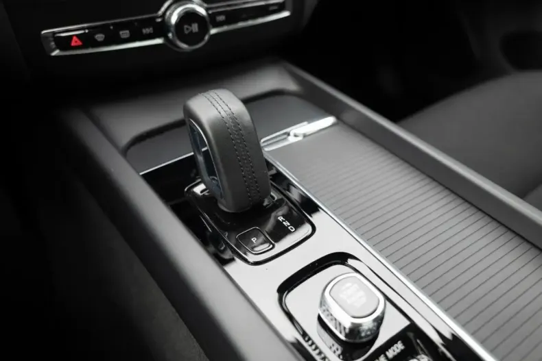 Volvo XC60 din 2021 cu 46.190 km - oferta VOL159739 - foto 19