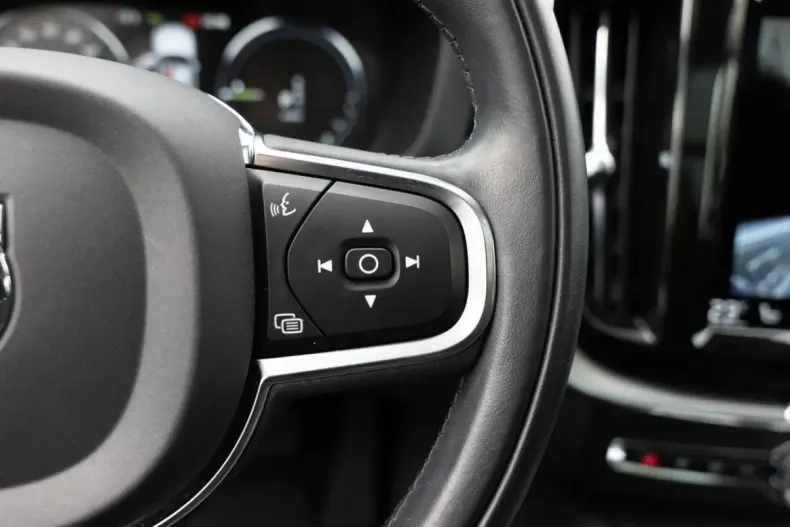 Volvo XC60 din 2021 cu 46.190 km - oferta VOL159739 - foto 21