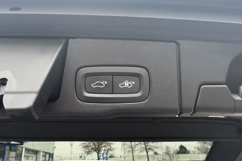 Volvo XC60 din 2021 cu 77.150 km - oferta VOL159740 - foto 13