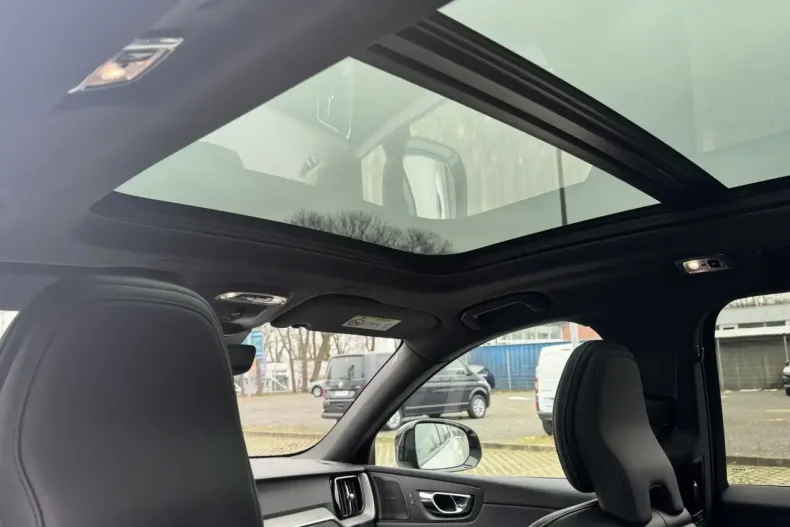 Volvo XC60 din 2021 cu 77.150 km - oferta VOL159740 - foto 16