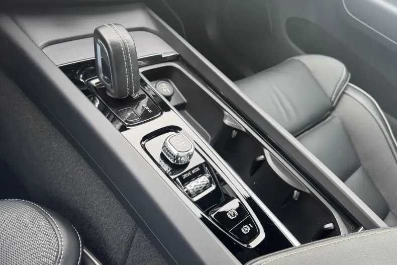 Volvo XC60 din 2021 cu 77.150 km - oferta VOL159740 - foto 23