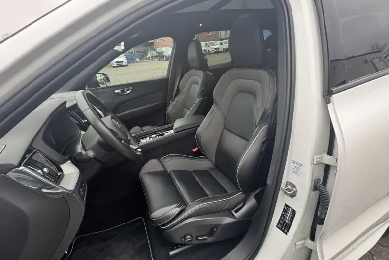 Volvo XC60 din 2021 cu 77.150 km - oferta VOL159740 - foto 26