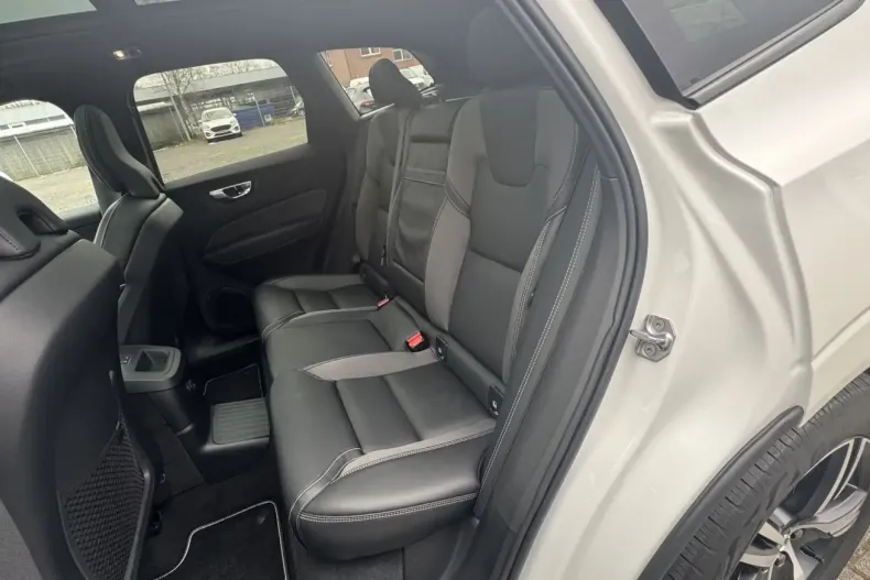 Volvo XC60 din 2021 cu 77.150 km - oferta VOL159740 - foto 28