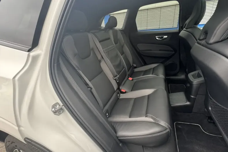 Volvo XC60 din 2021 cu 77.150 km - oferta VOL159740 - foto 29