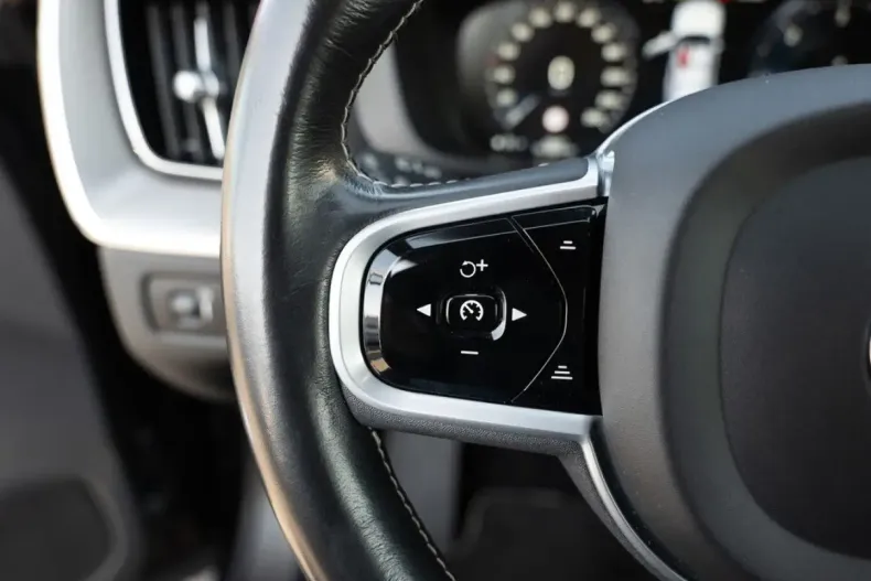 Volvo XC60 din 2021 cu 78.634 km - oferta VOL159741 - foto 22