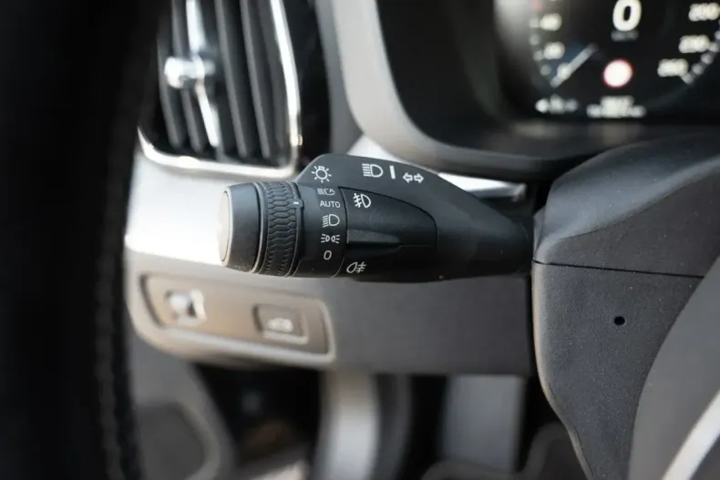 Volvo XC60 din 2021 cu 78.634 km - oferta VOL159741 - foto 24