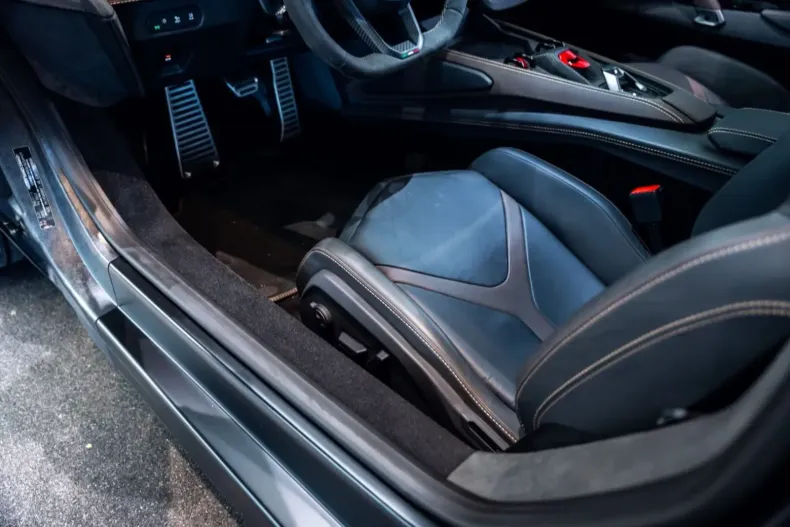 Lamborghini Revuelto din 2024 cu 5.326 km - oferta LAM159759 - foto 11