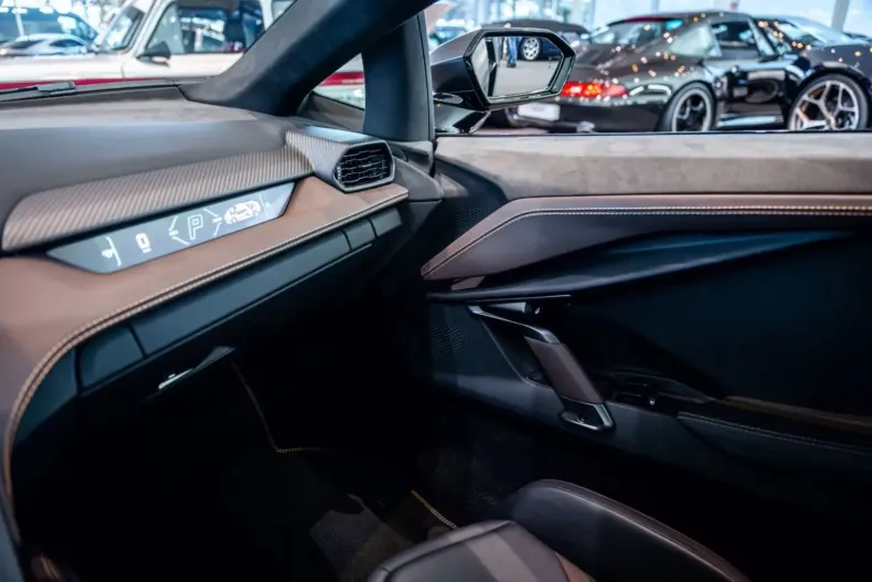 Lamborghini Revuelto din 2024 cu 5.326 km - oferta LAM159759 - foto 15