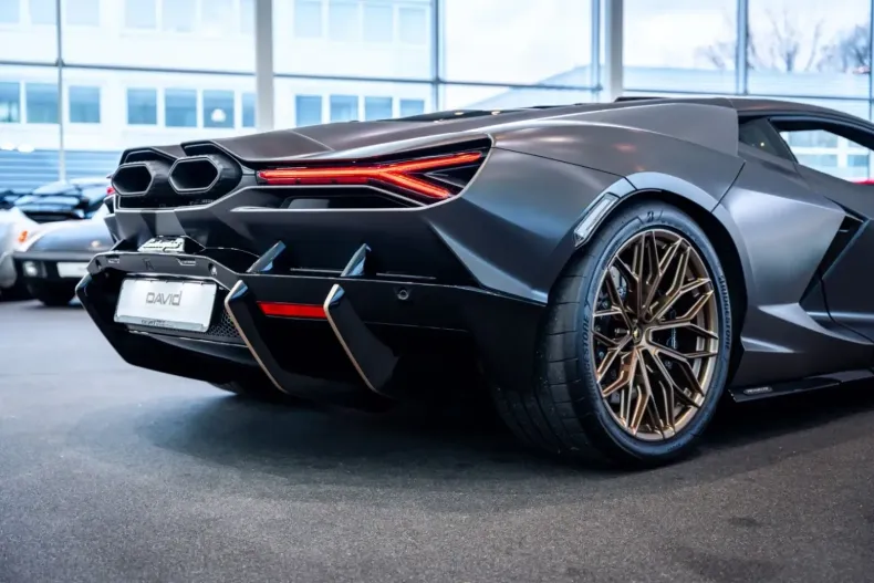 Lamborghini Revuelto din 2024 cu 5.326 km - oferta LAM159759 - foto 27