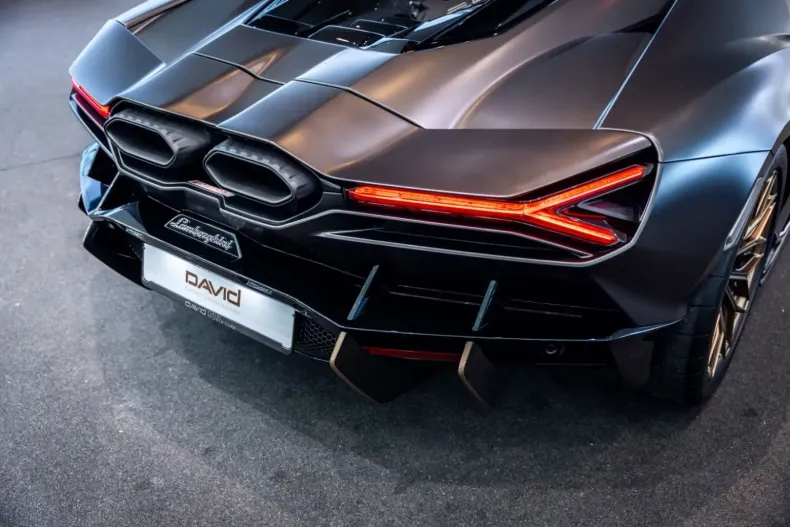 Lamborghini Revuelto din 2024 cu 5.326 km - oferta LAM159759 - foto 28