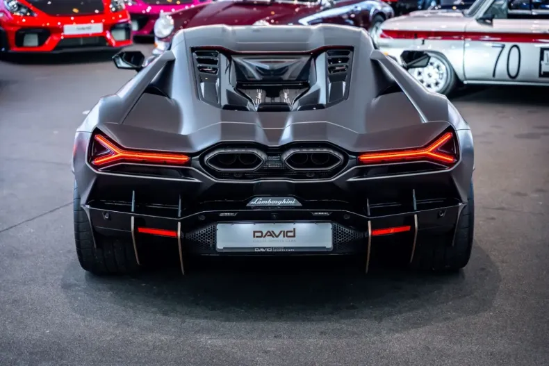 Lamborghini Revuelto din 2024 cu 5.326 km - oferta LAM159759 - foto 29