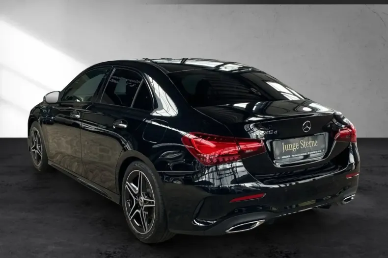 Mercedes-Benz A 220 din 2023 cu 4.890 km - oferta MER159775 - foto 3