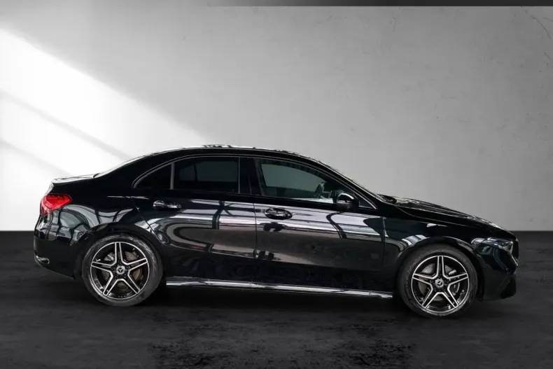 Mercedes-Benz A 220 din 2023 cu 4.890 km - oferta MER159775 - foto 5