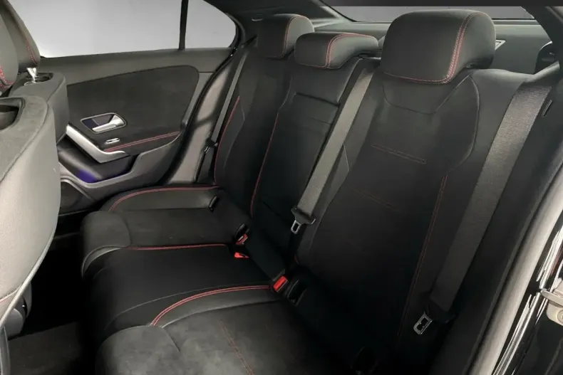 Mercedes-Benz A 220 din 2023 cu 4.890 km - oferta MER159775 - foto 9