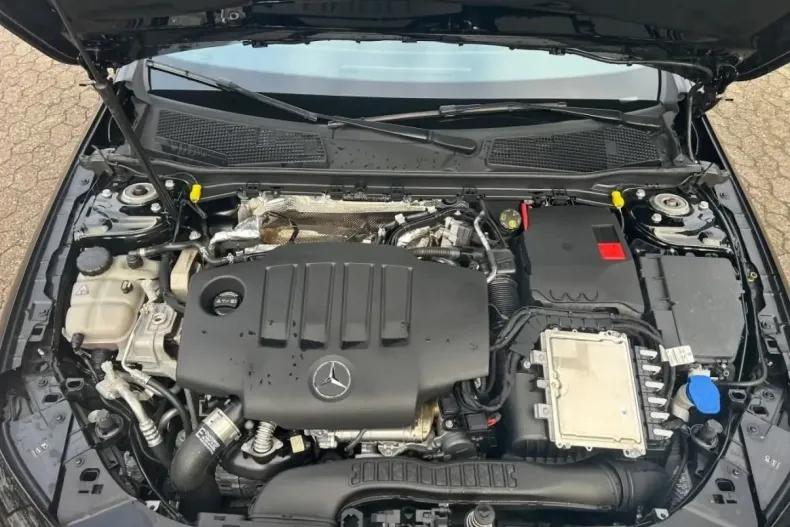 Mercedes-Benz A 220 din 2021 cu 64.676 km - oferta MER159780 - foto 4