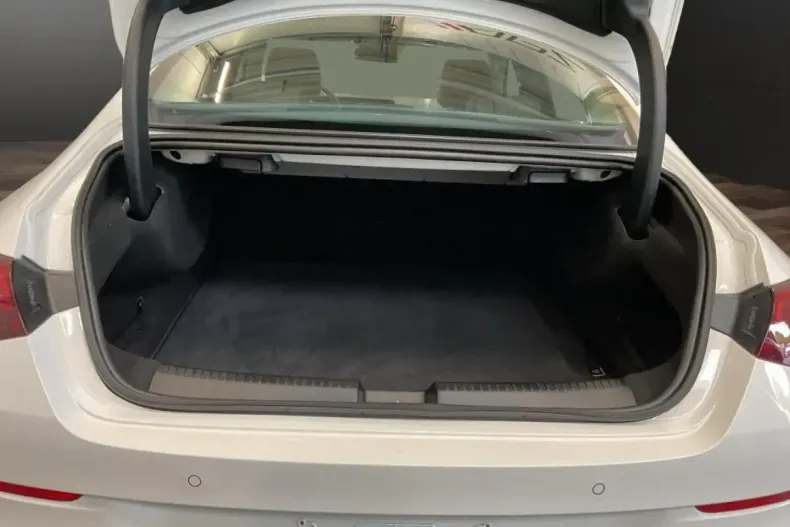 Mercedes-Benz CLA 180 din 2024 cu 13.489 km - oferta MER159781 - foto 12