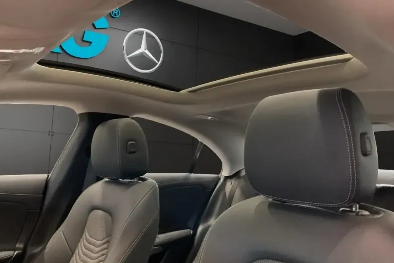 Mercedes-Benz CLA 180 din 2024 cu 13.489 km - oferta MER159781 - foto 13