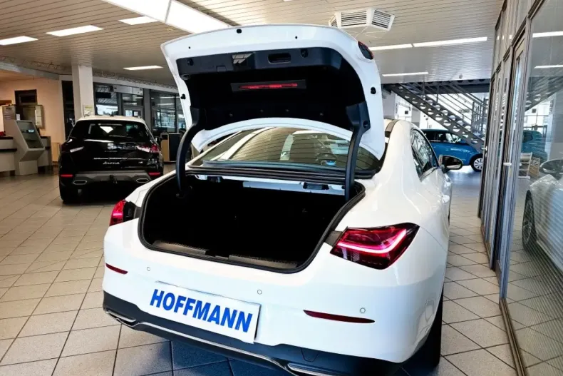 Mercedes-Benz CLA 180 din 2024 cu 29.875 km - oferta MER159793 - foto 2