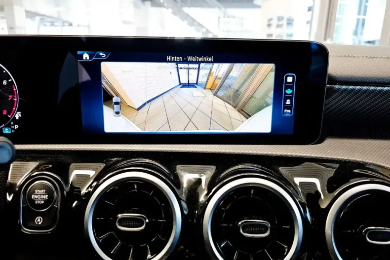 Mercedes-Benz CLA 180 din 2024 cu 29.875 km - oferta MER159793 - foto 11