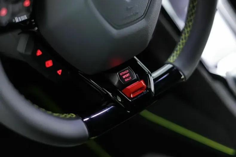 Lamborghini Altele din 2024 cu 26.048 km - oferta LAM159820 - foto 26