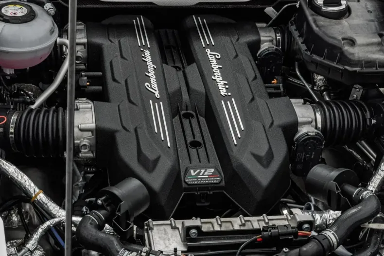 Lamborghini Revuelto din 2024 cu 9.100 km - oferta LAM159821 - foto 24