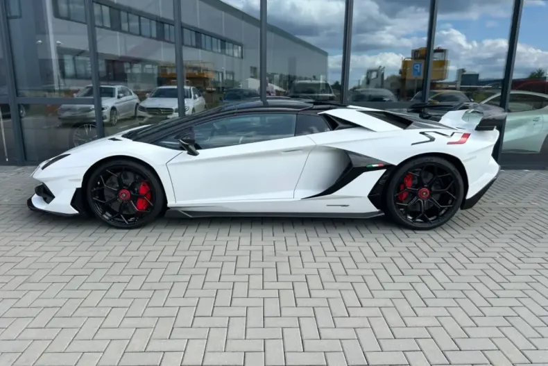 Lamborghini Aventador din 2021 cu 4.837 km - oferta LAM159830 - foto 2