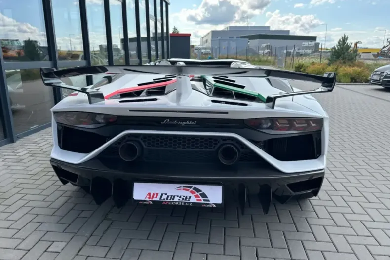 Lamborghini Aventador din 2021 cu 4.837 km - oferta LAM159830 - foto 4